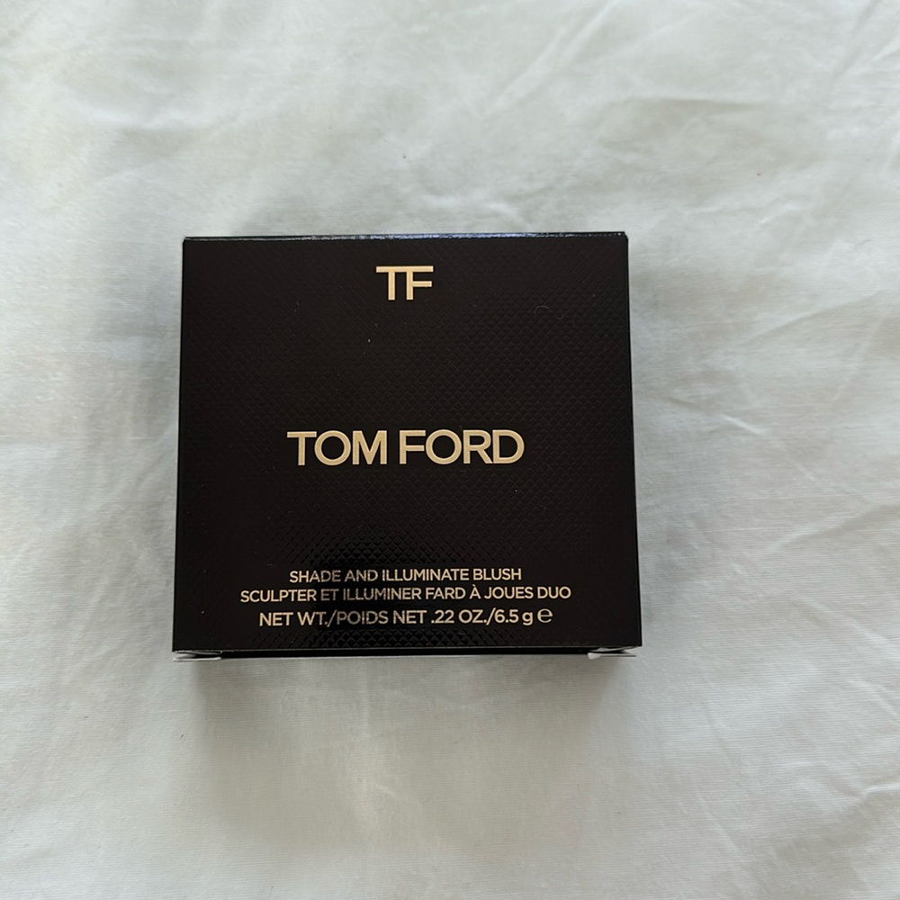TOM FORD
Shade & Illuminate Blush Duo